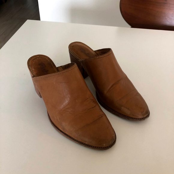 ‼️LAST CHANCE - NAME YOUR PRICE - DONATING FRI 4/29‼️ 🌟HP!🌟 Leather Mules - Picture 4 of 5